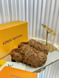 Picture of Louis Vuitton Slippers _SKULVsz35-39mnq1126509